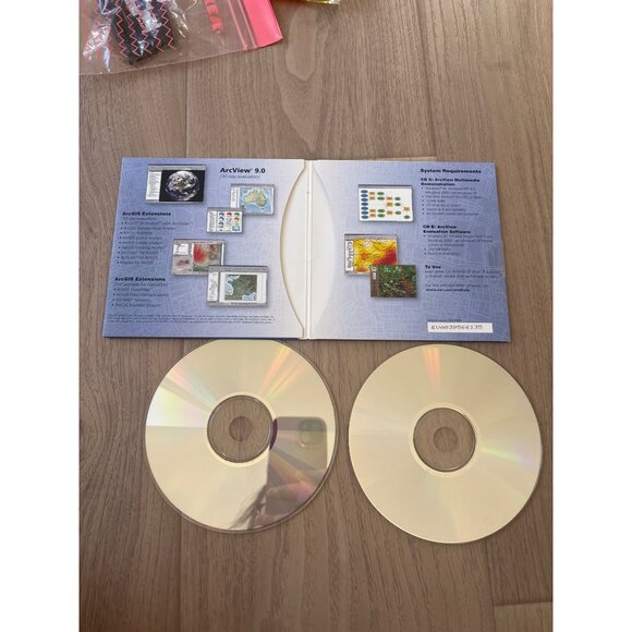 ArcView 9.0 GIS Evaluation & Multimedia Demonstration Software CDs With Case - Picture 5 of 5